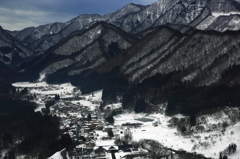 山間の町