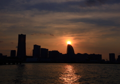 港の夕暮れ2