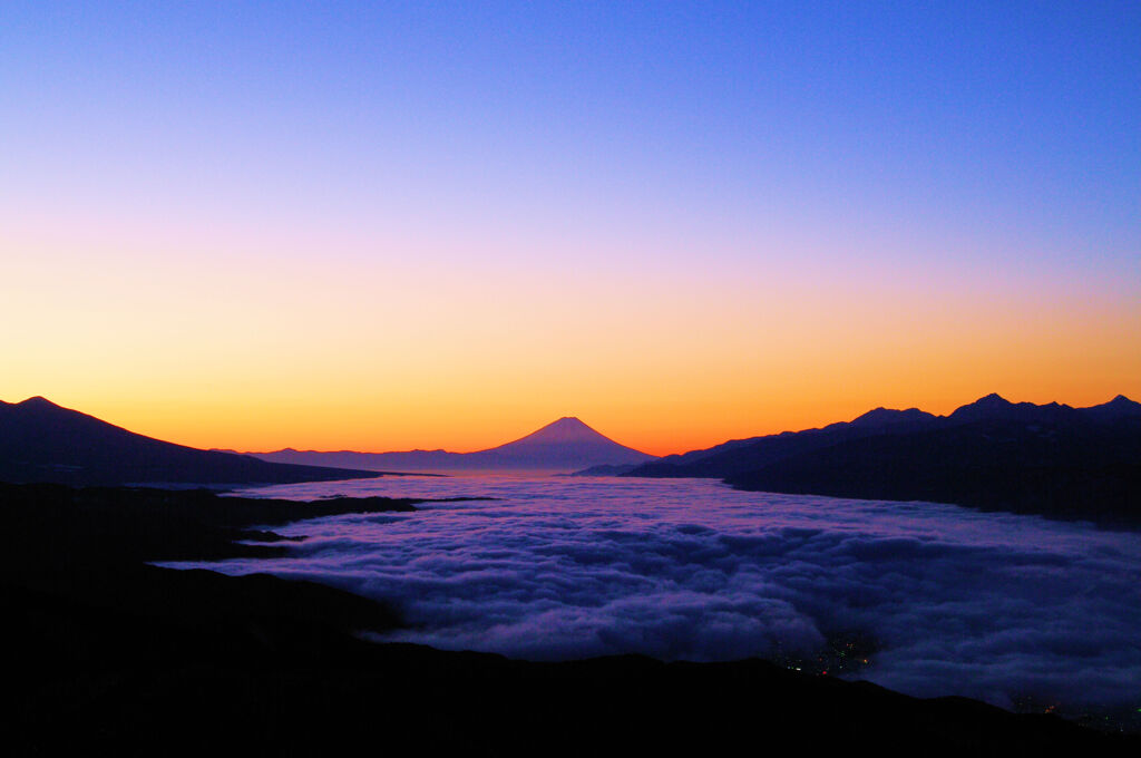 雲流れ出て２