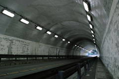 トンネル