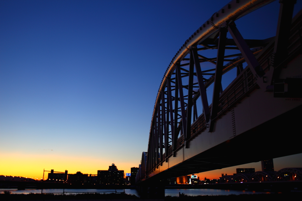 夕焼けに染まる