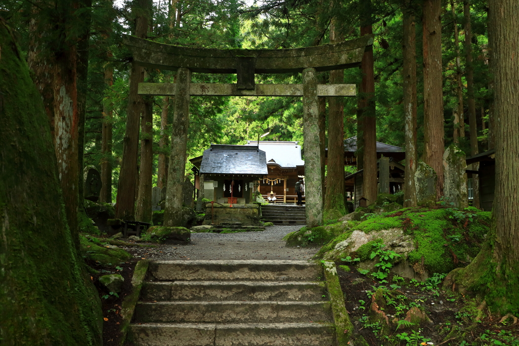 巡礼の道の始まり　駒ケ岳神社より