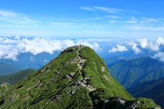 頂の風景　塩見岳より