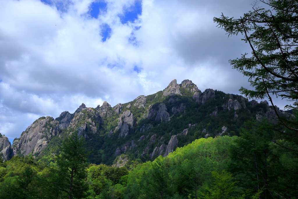 梅雨晴れの瑞牆山