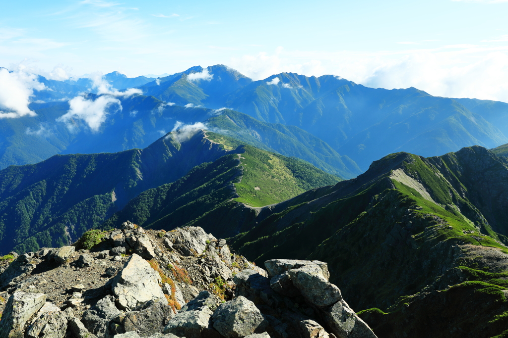 遥かにつながる山々　南アルプス
