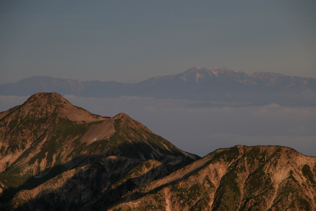 かなたの　笠ヶ岳　白山 