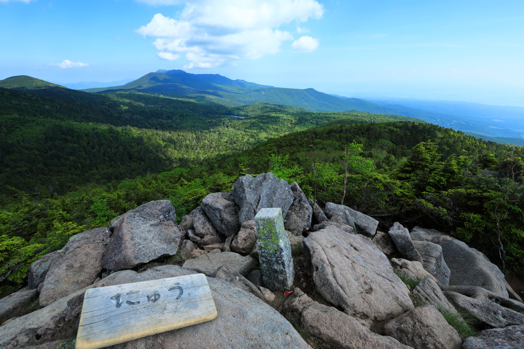 ６月の空　北八ヶ岳　ニュウより