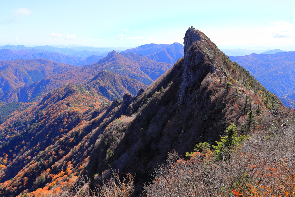 天狗岳　そびえ立つ