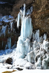 神殿の氷柱　雲龍渓谷