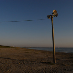 夕暮れにたたずむ