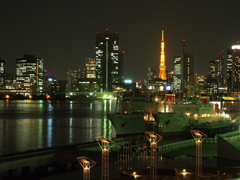 東京タワーと海保の船！