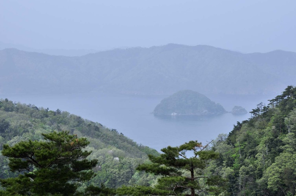 大食いクジラの島