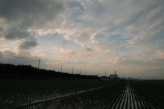 田と空