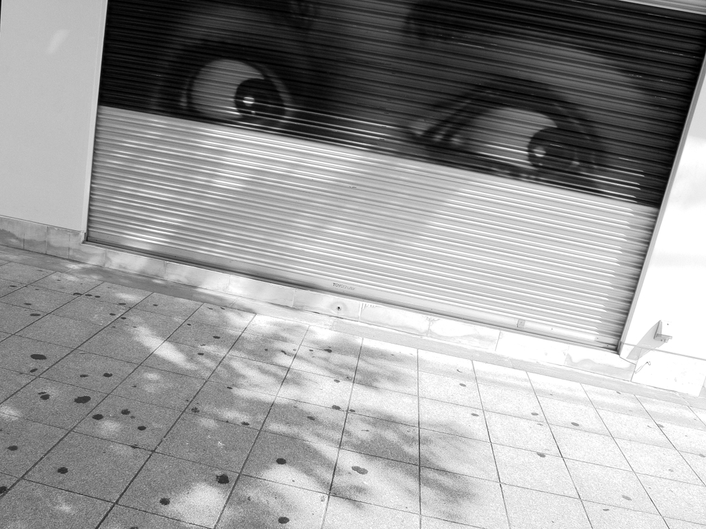 EYE CATCH