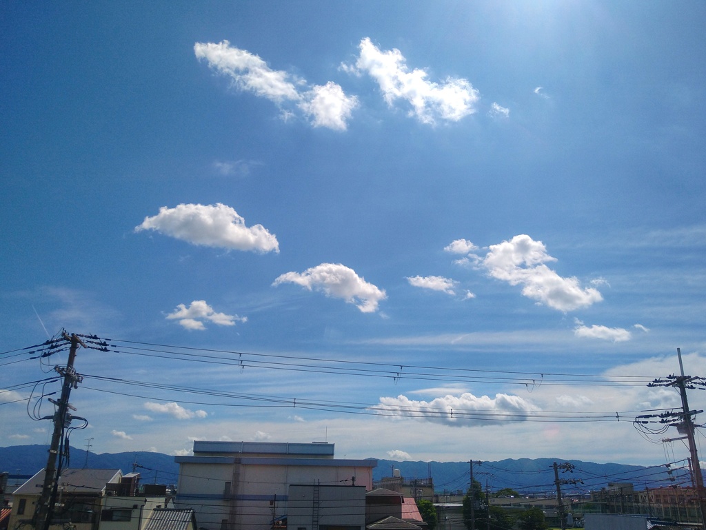 車窓より   夏の雲