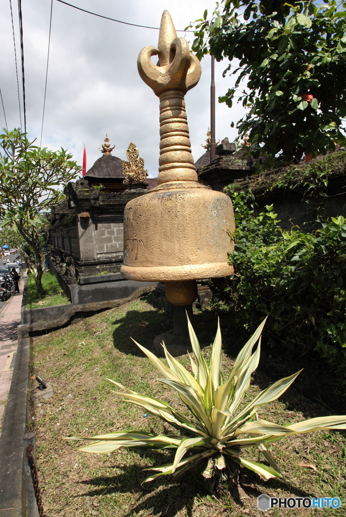 ヒンズー教寺院の前で