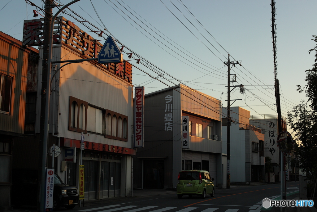 夕日のあたる街