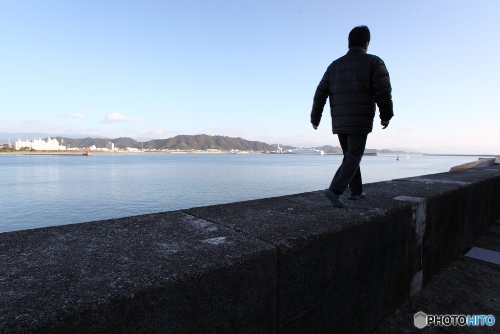 朝の海