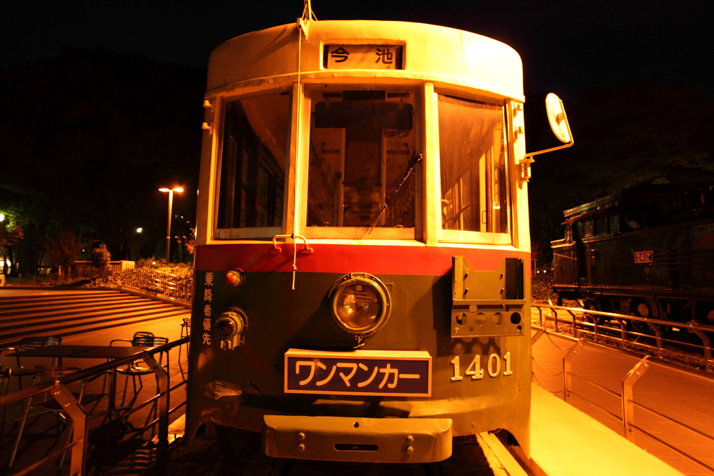 夜の電車