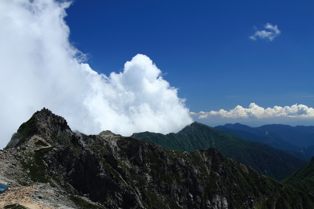 立ち上がる雲