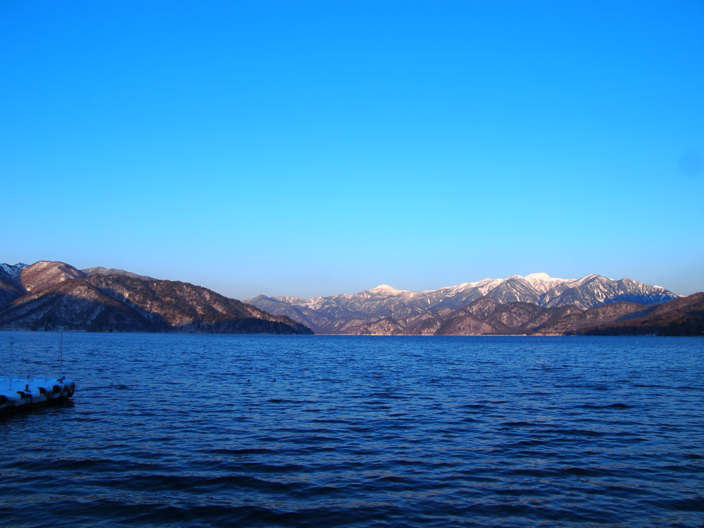 湖畔からの眺め