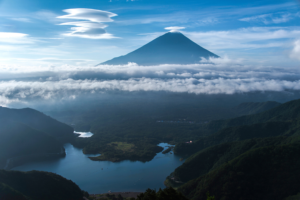 峠の朝