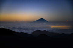 夜空に浮かんで