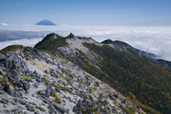 晩秋の鳳凰山から