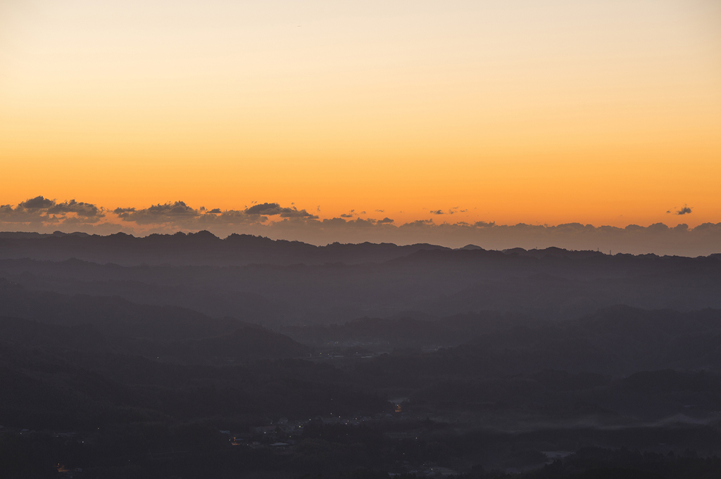 里山の夜明け