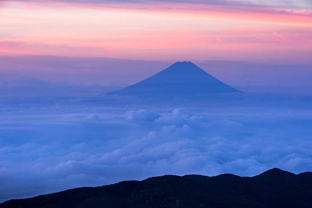 雲上の霊峰