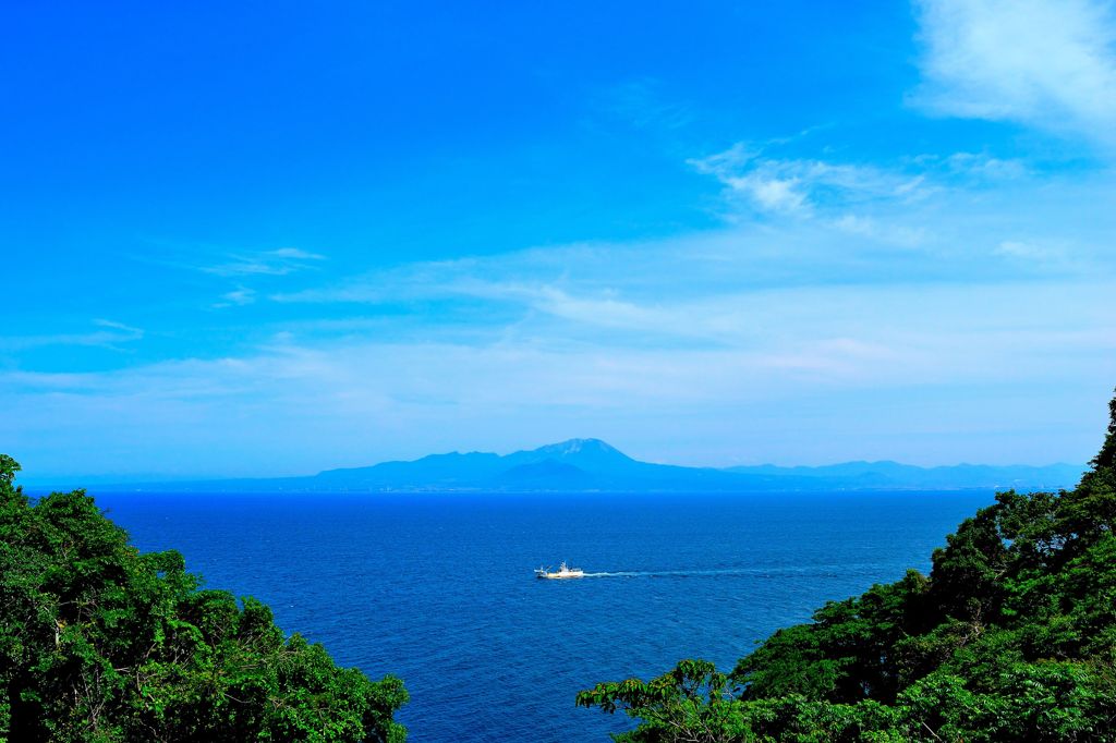 美保関から望む大山