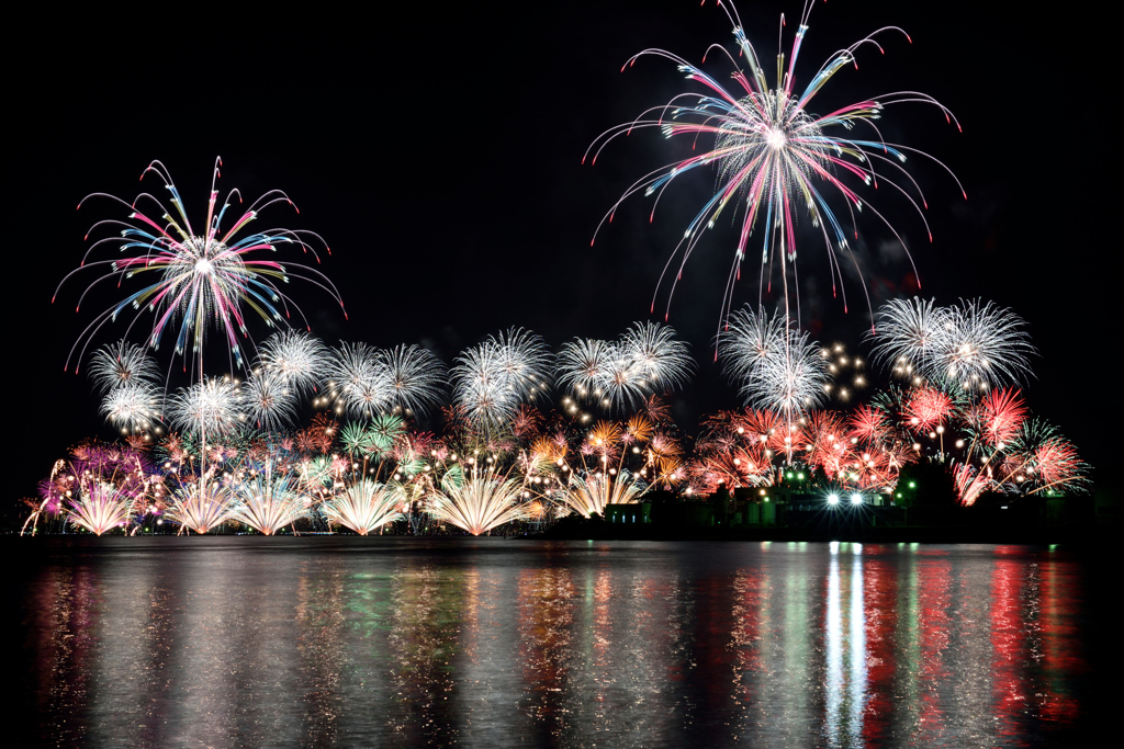 夜空に咲く花噴水