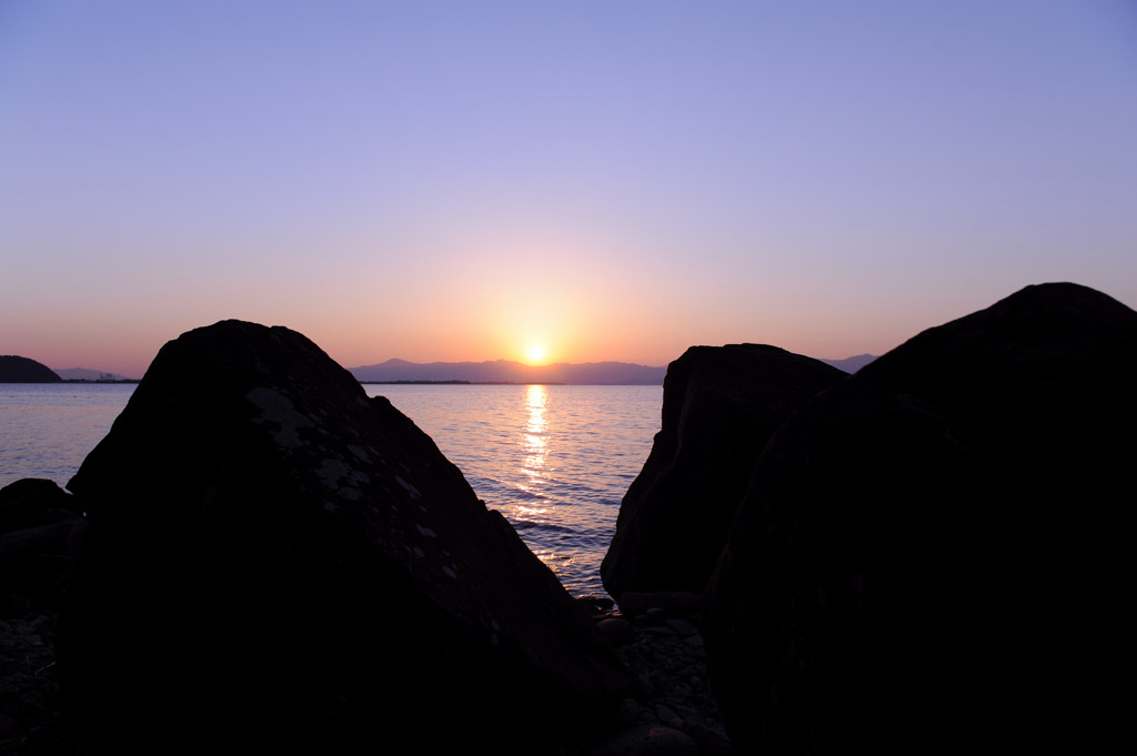 沈む夕日を眺めつつ