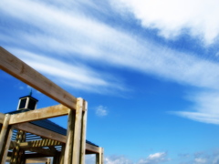 雨上がりの青