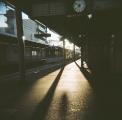 夕暮れ時の阪神線。