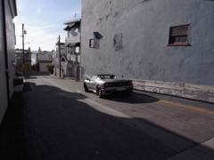 路地裏のモデナ
