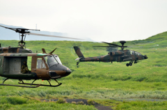 アパッチ・UH-1J進入