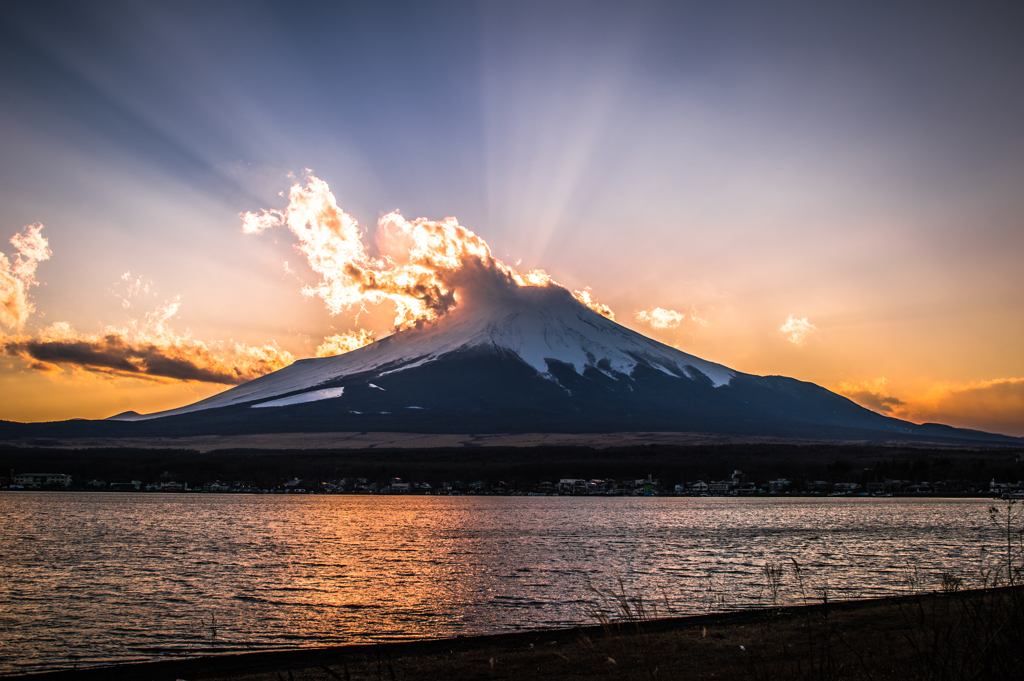 富嶽燃ゆ