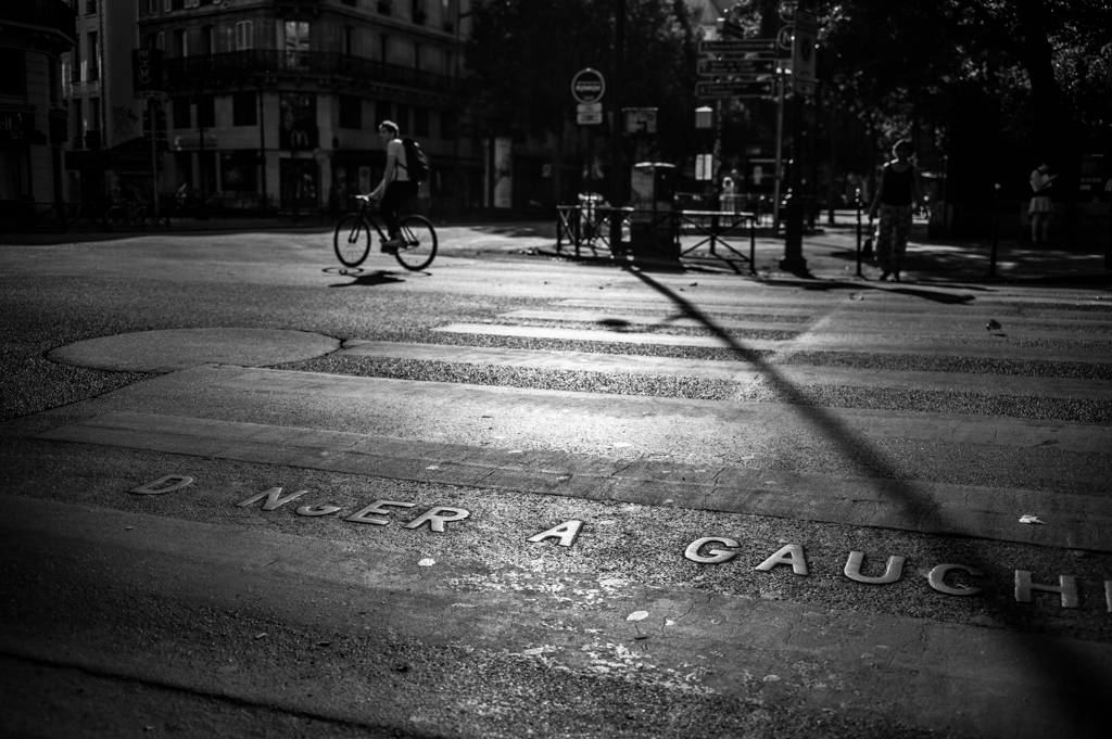 パリの横断歩道