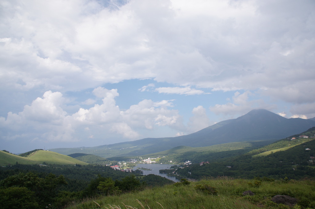 白樺湖を一望