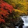 紅葉の三段滝