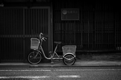 軒先と自転車