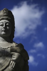 紺碧に立つ