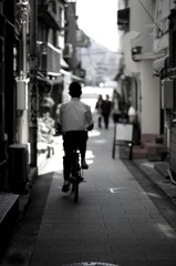 海辺の路地