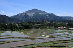 寺坂棚田と武甲山