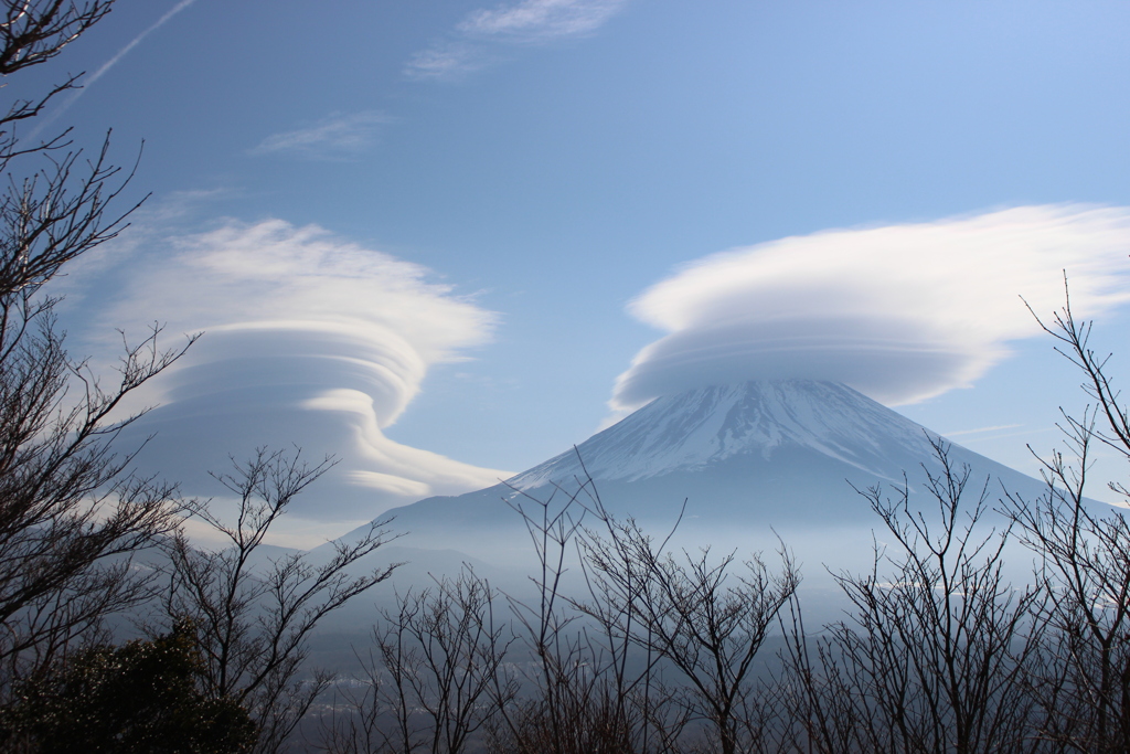 富士山と笠雲