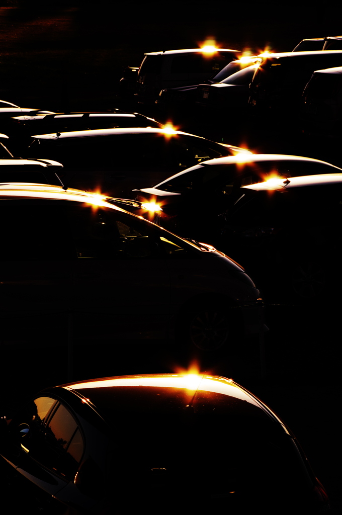 夕方の駐車場