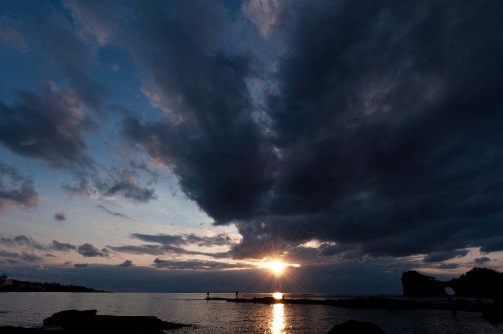 2012元日　夕日と円月島