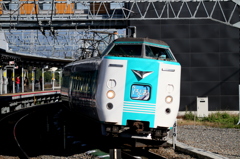 381系