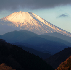 連山の彼方に